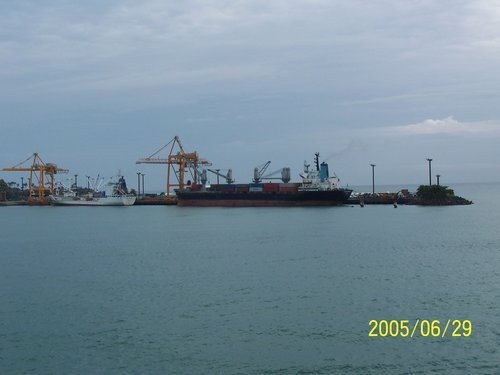 Puerto Limon: A Working Port
